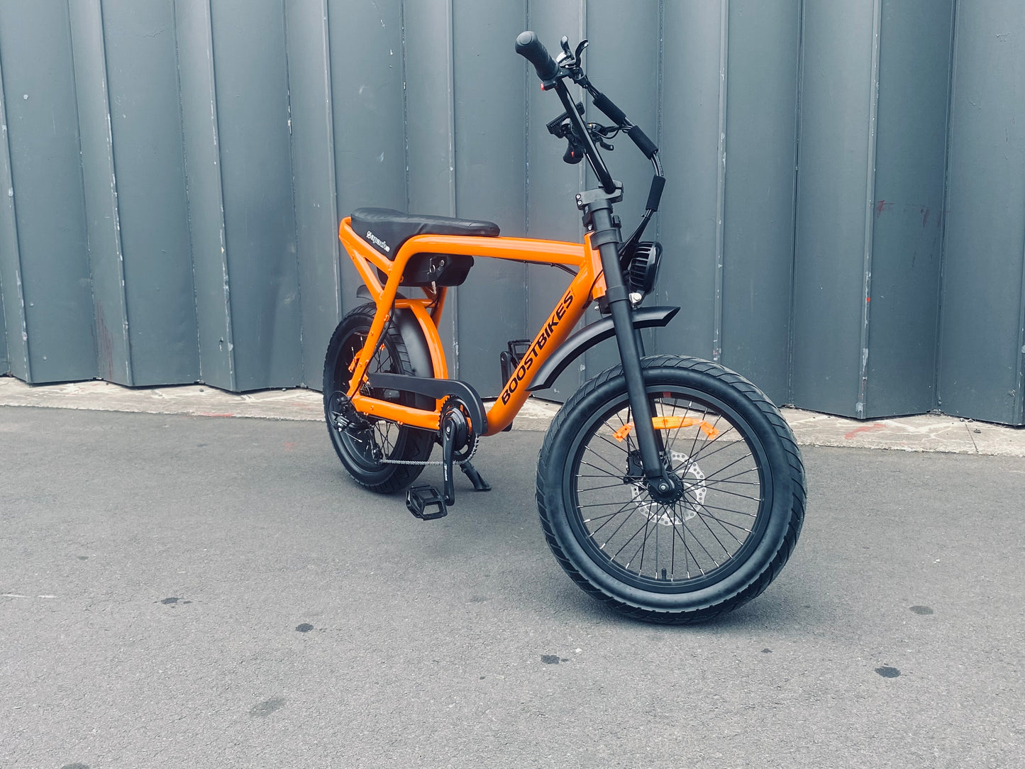 The Apache Electric Bike. Urban Explorer meets Retro Cool. From Boostbikes