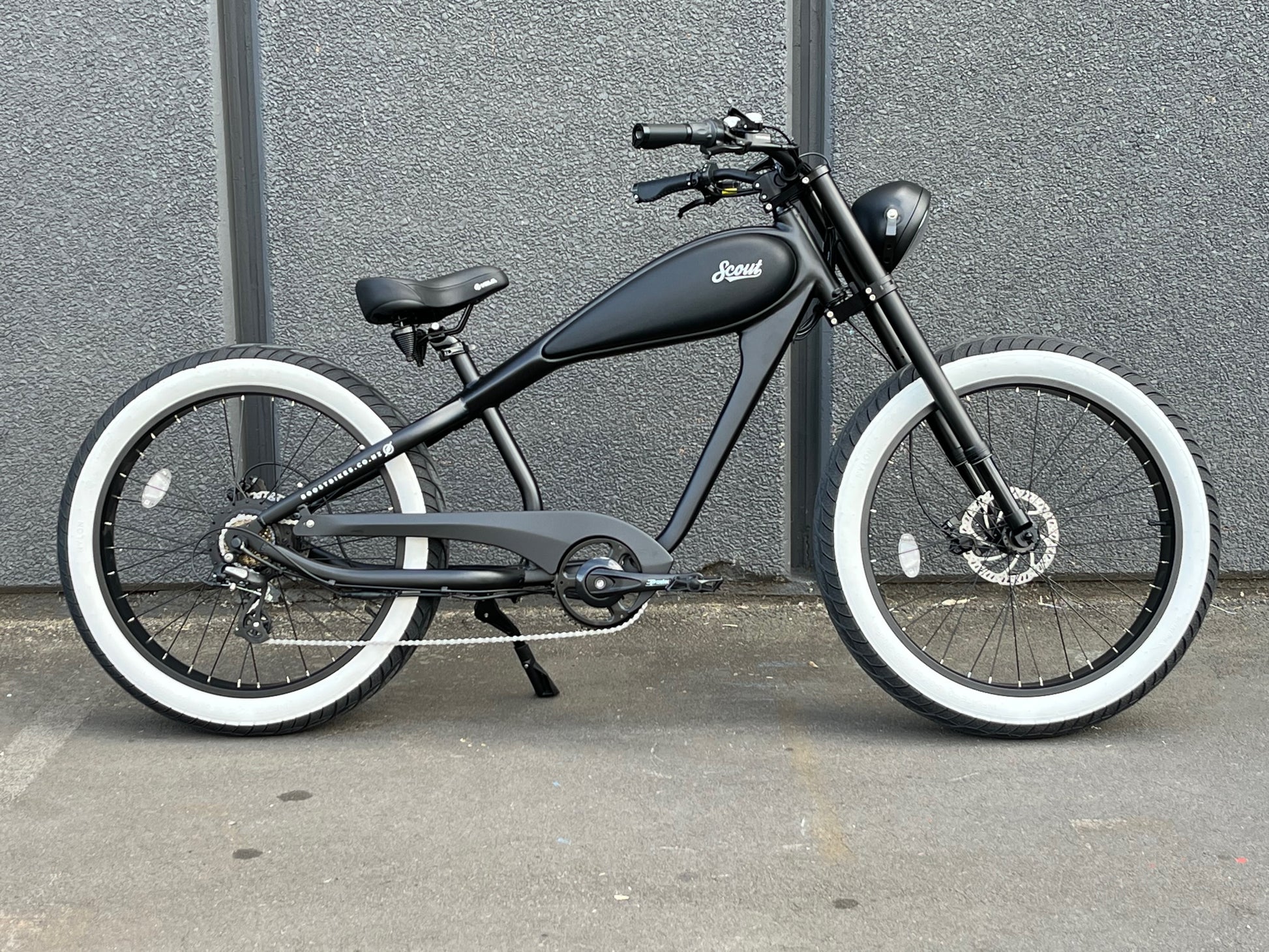 The Most Comfortable Cruiser ebike ever. Choice of frame and trim and tyre combinations. All Terrain, STREET or Whitewall tyres. Scout Electric Motorbike from Boostbikes