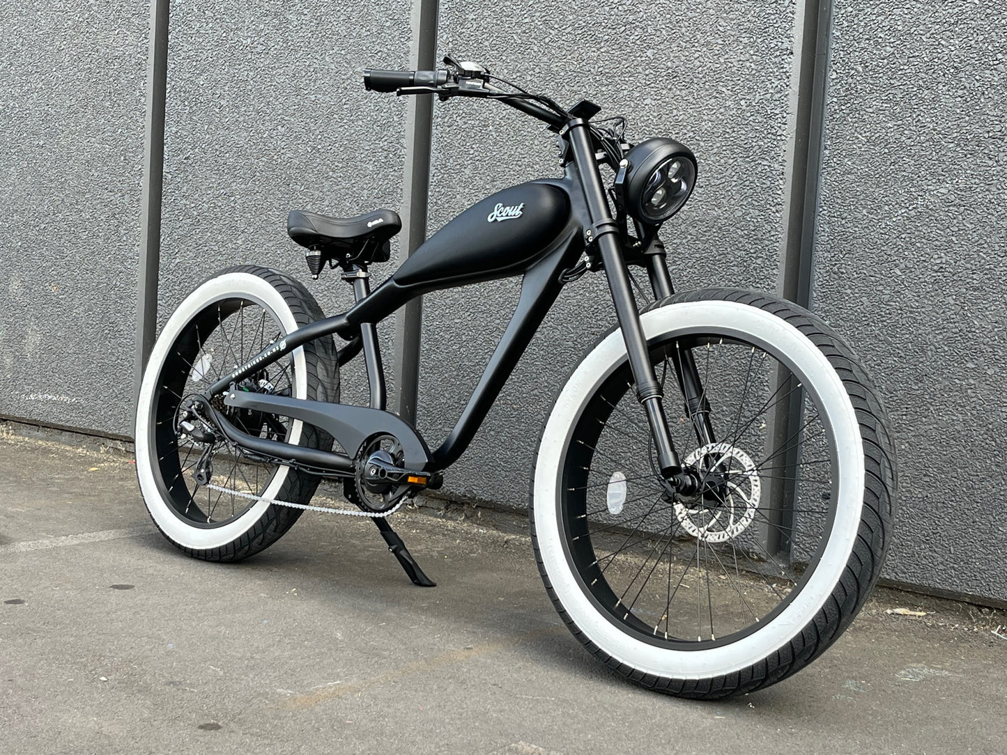Scout Electric Motorbike from Boostbikes. The Most Comfortable Cruiser ebike ever. Choice of frame and trim and tyre combinations. All Terrain, STREET or Whitewall tyres.