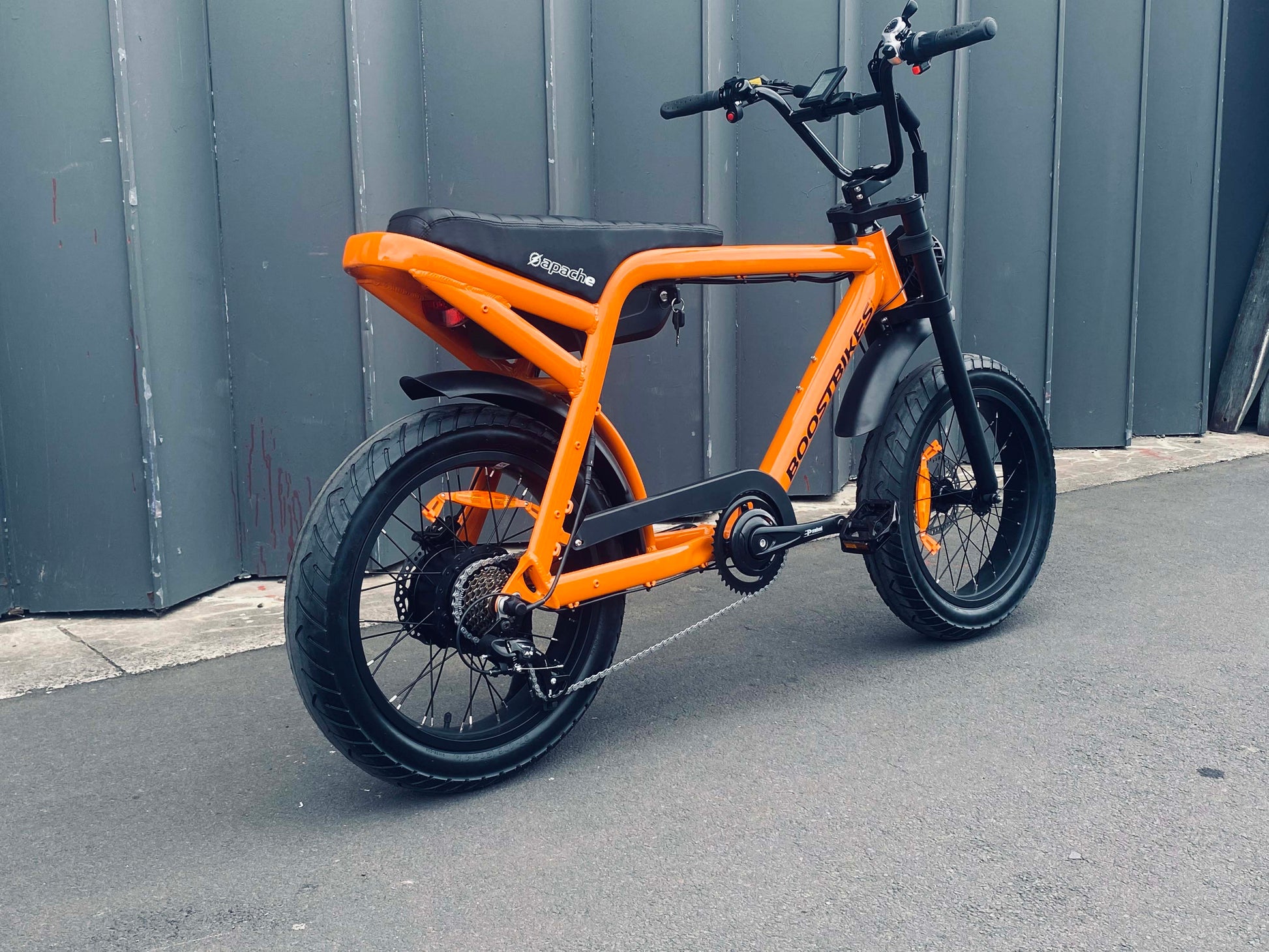 The Apache Electric Bike combines a great look, a comfortable riding position with quality components and manufacturing. From Boostbikes  Super 73 Matt Black, Papaya Orange or Nardo Grey Apache from Boostbikes