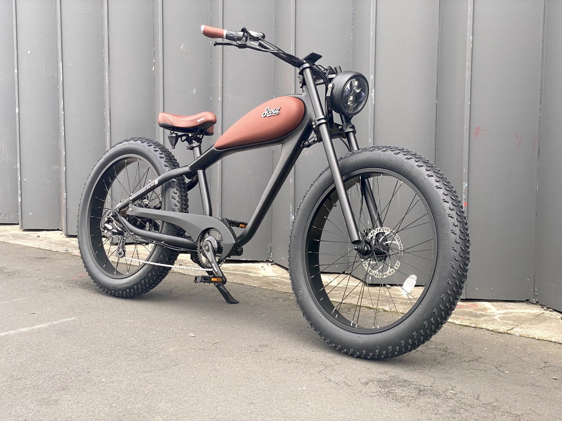Retro Vintage Electric Motorbike styling combined with quality modern ebike components. This is one of the most comfortable cruiser bikes you will ever ride. Scout from Boostbikes