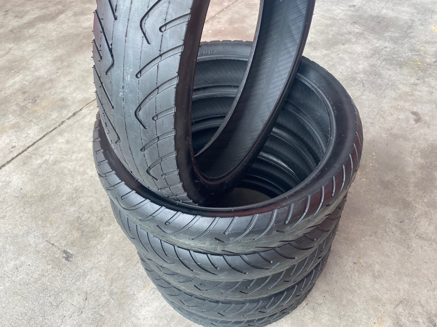 Kenda 20 x 4 Street Tyres