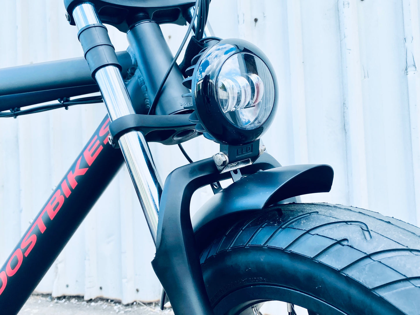 Electric Moped style in a 20" SUPER 73 fat tyre package. Apache from Boostbikes.
