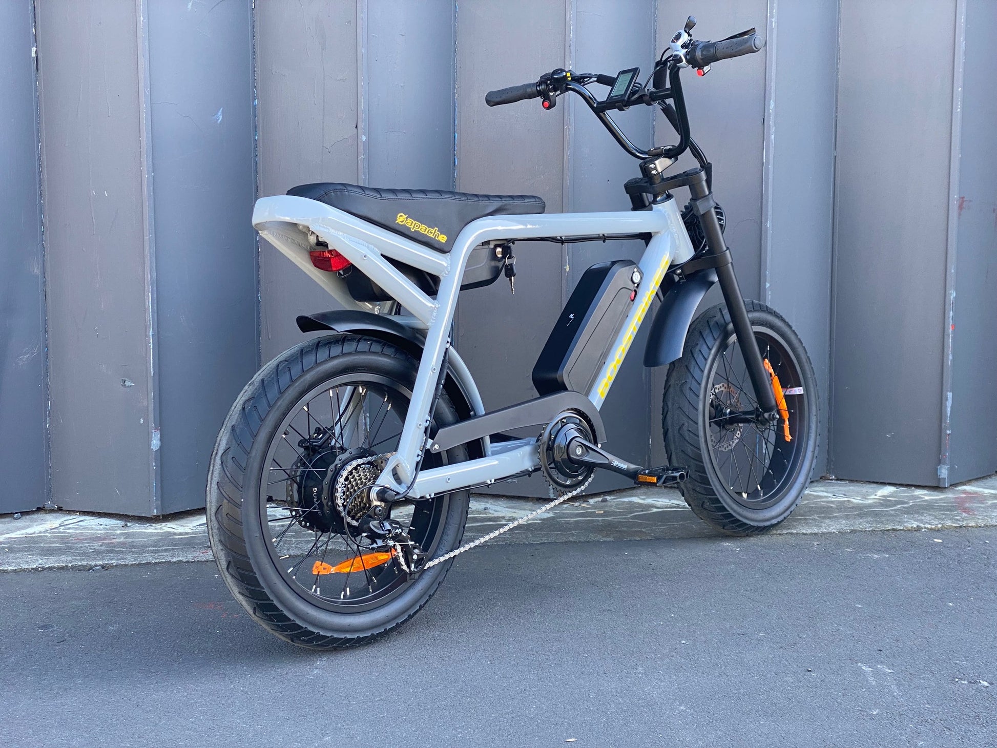  Apache Electric Bike, Modern yet retro 20" fat tyre ebike with performance and packed with features in true SUPER 73 style from Boostbikes.