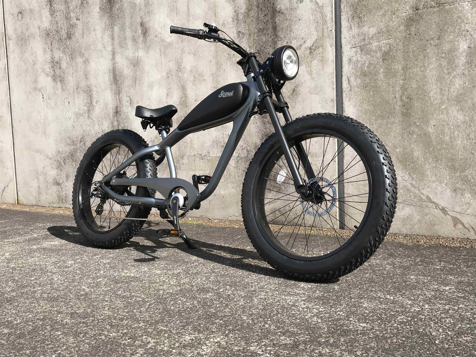 The Scout Electric Motorbike Cruiser Fat Bike with top quality components from Shimano, Bafang, Tektro and Samsung. Manufactured for Boostbikes.
